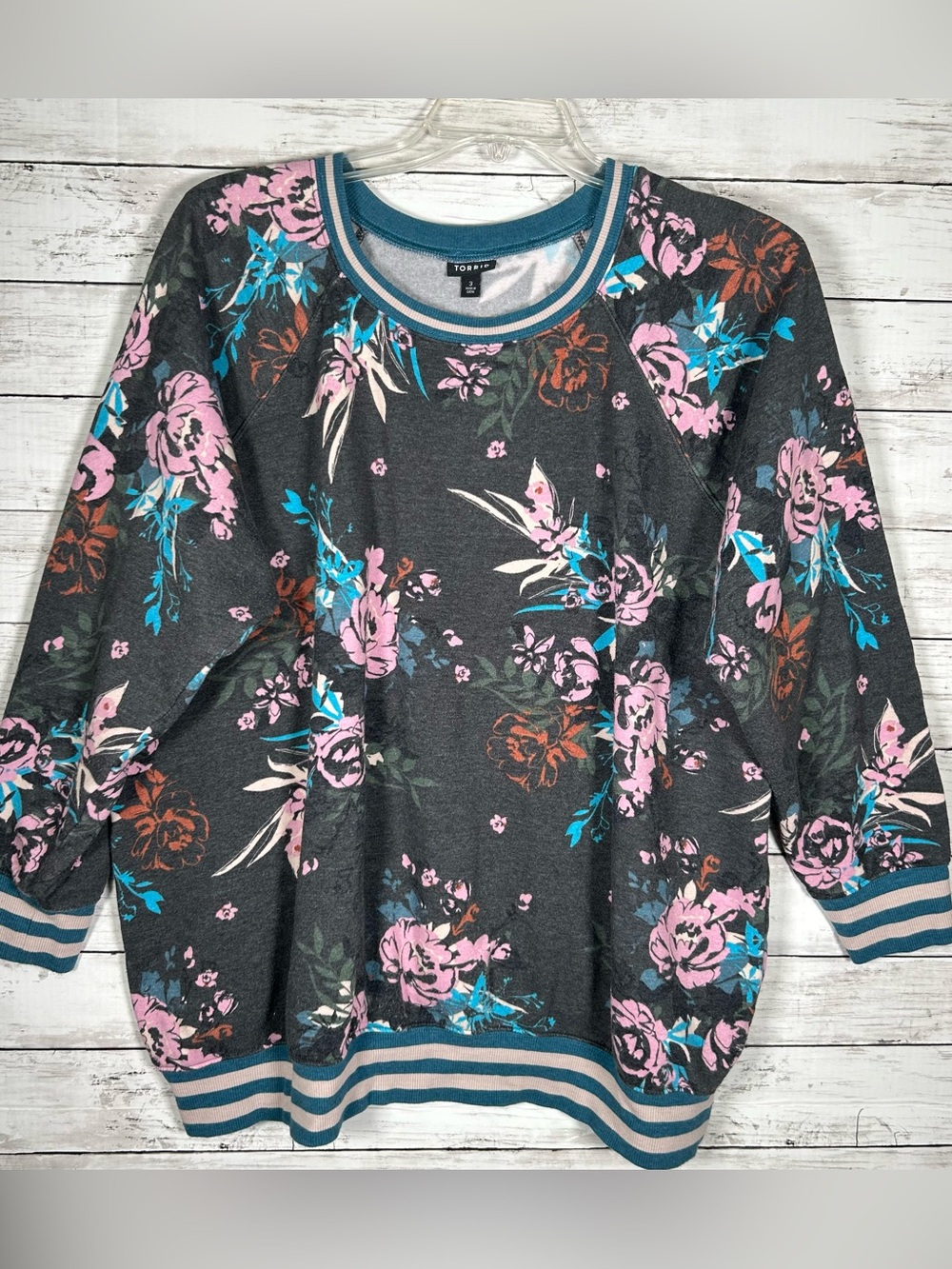 Torrid Classic Fit Cozy Fleece Raglan Stripe Trim Gray Floral Sweatshirt 3x